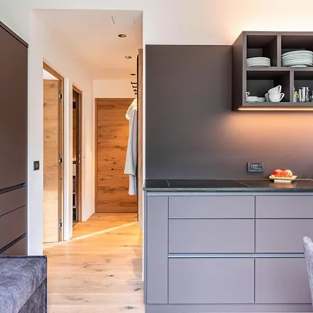 Saslonch Stlarida Apartment