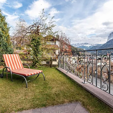 Apartment Saslonch Stlarida *